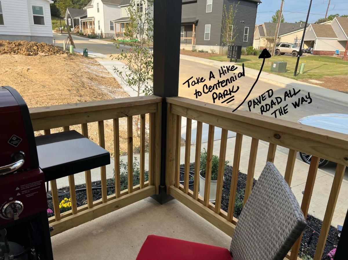 New Centennial Park Luxury Smart Home W Courtyard Fayetteville Eksteriør billede