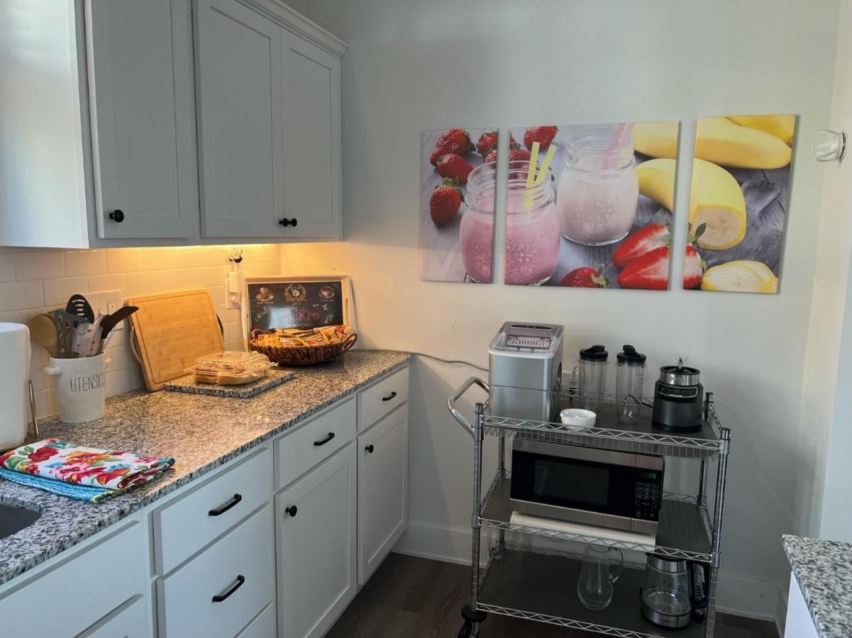 New Centennial Park Luxury Smart Home W Courtyard Fayetteville Eksteriør billede